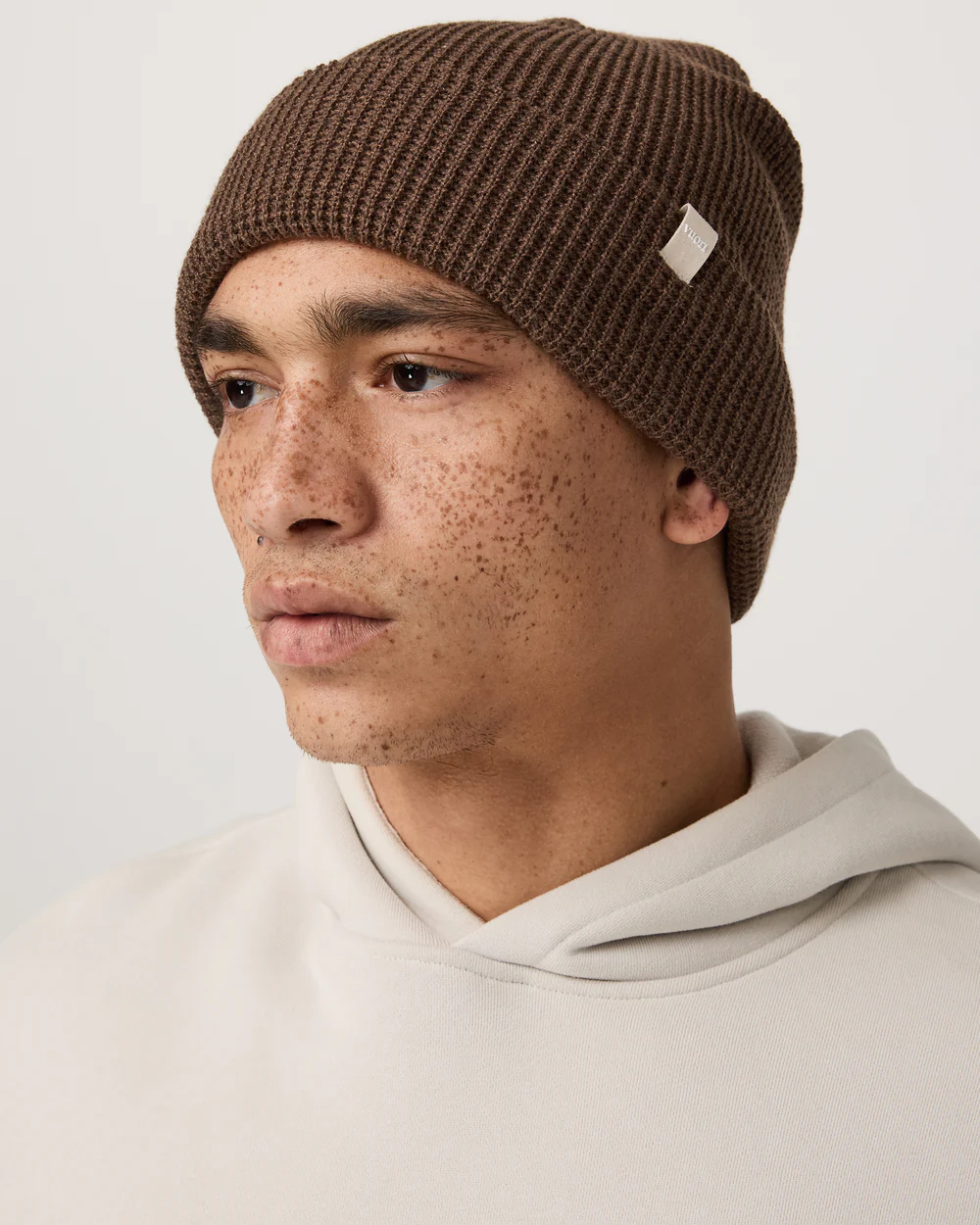 VUORI Alpine Waffle Beanie ESPRESSO display picture 3