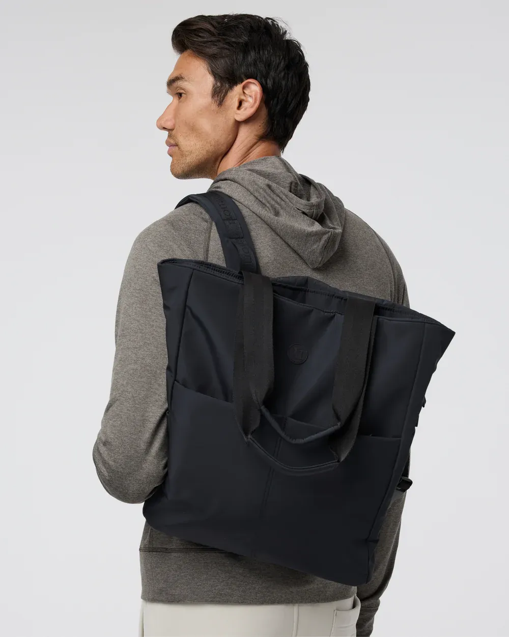 VUORI V1 Convertible Tote Bag 2.0 BLACK display picture 2