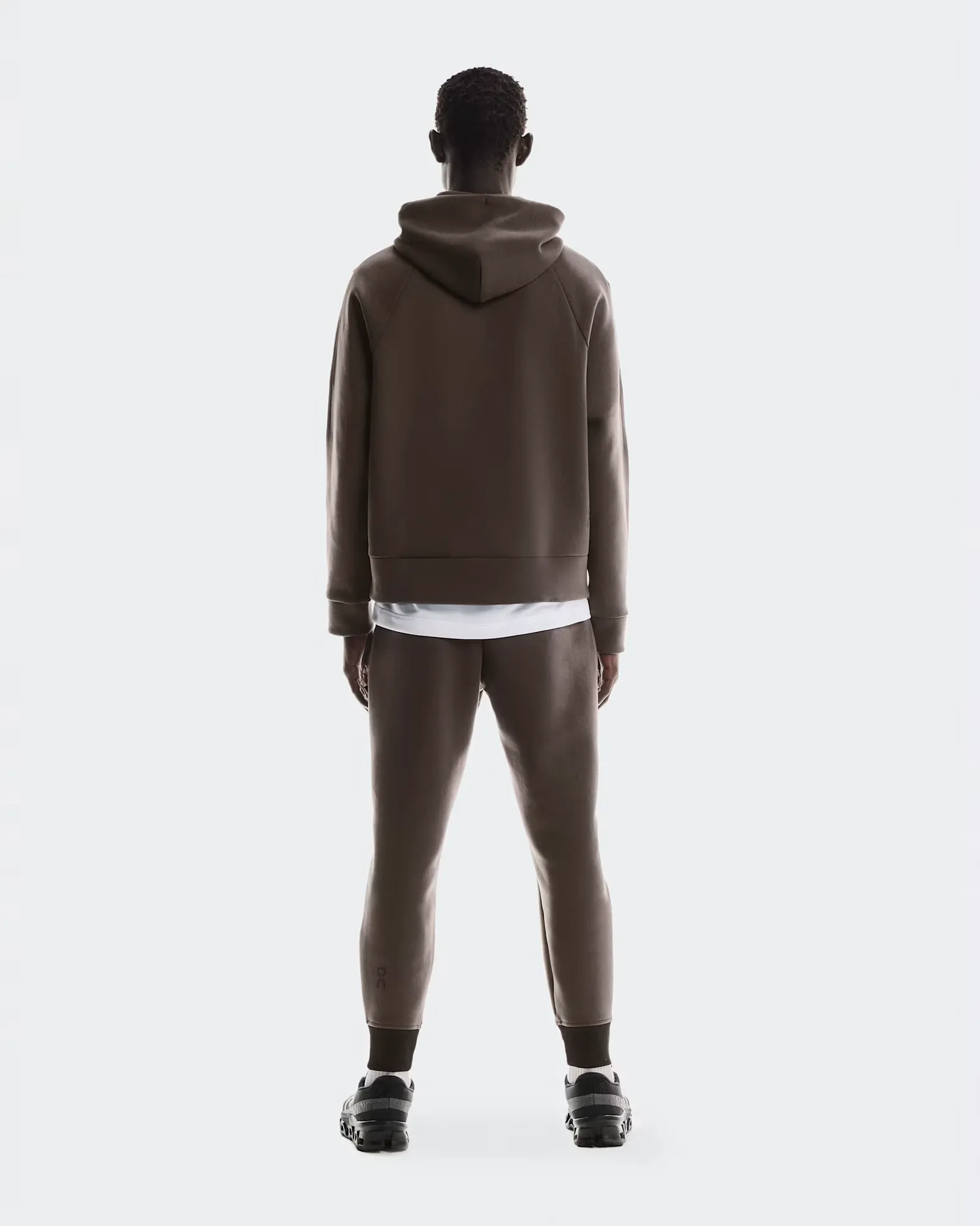 On Men's Focus Tech Hoodie PEBBLE