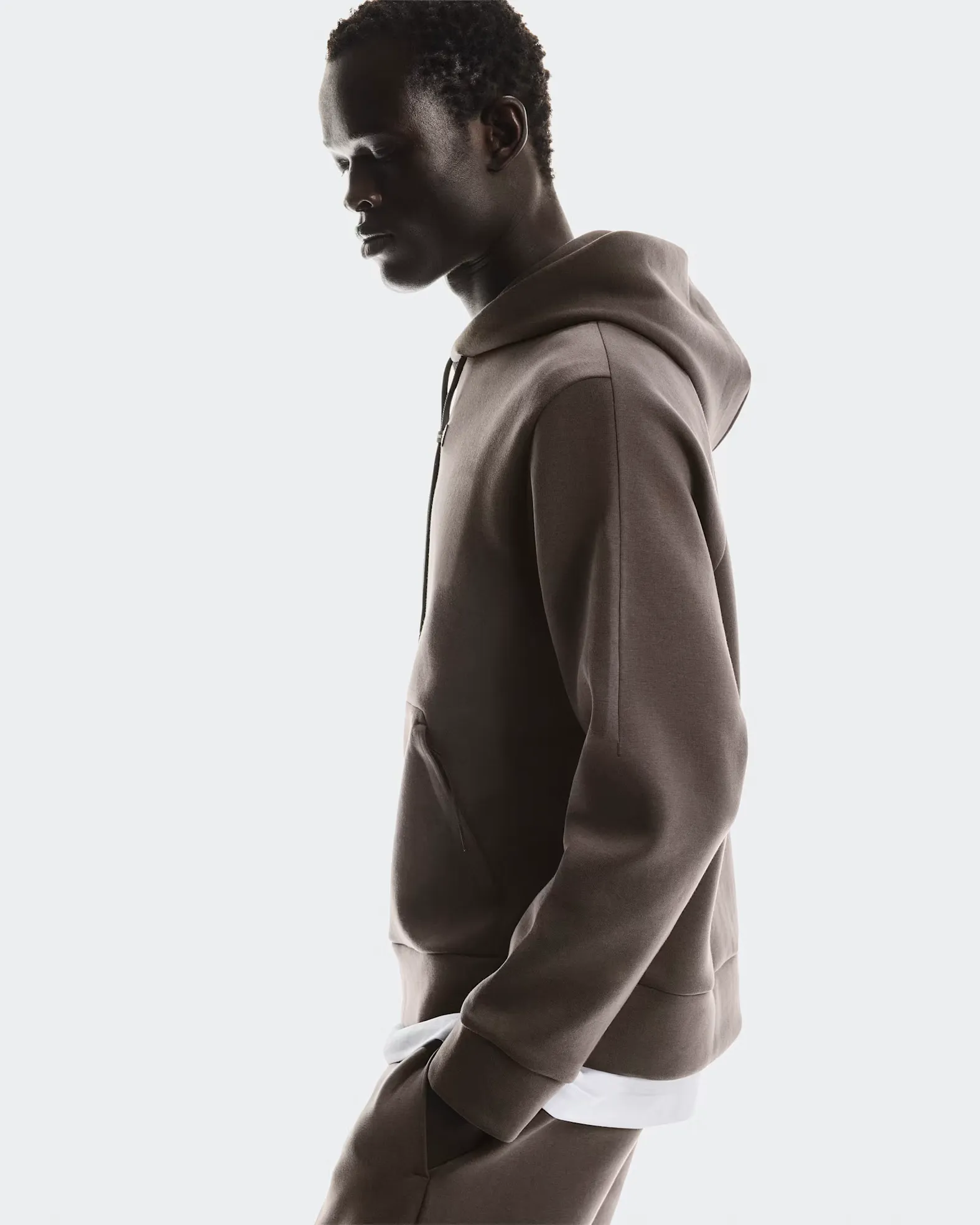On Men's Focus Tech Hoodie PEBBLE