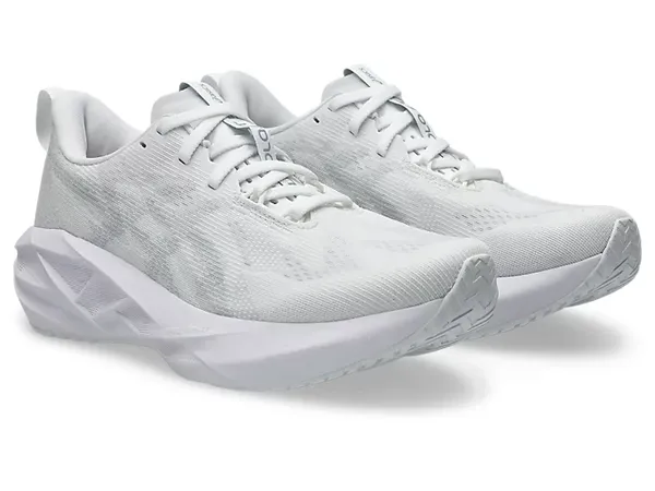 Women's Novablast 5